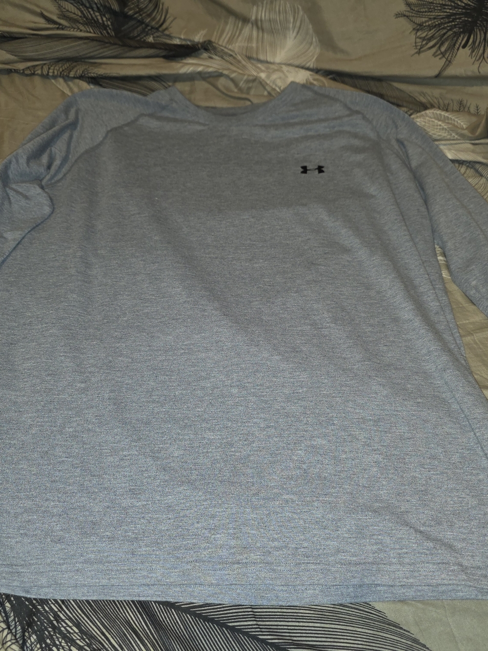 Under Armour Men’s Heather Gray Long Sleeve Performance Tee